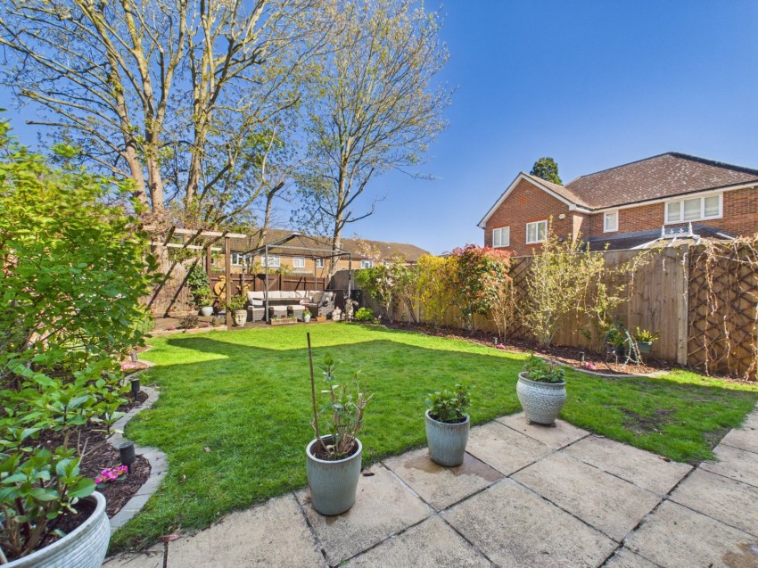 Images for Staines-upon-Thames, Surrey EAID:2640919782 BID:STA