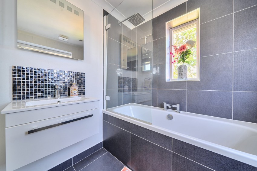 Images for Staines-upon-Thames, Surrey EAID:2640919782 BID:STA