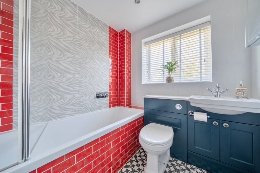 Images for Staines-upon-Thames, Surrey EAID:2640919782 BID:STA