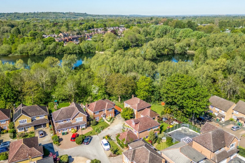 Images for Staines-upon-Thames, Surrey EAID:2640919782 BID:STA